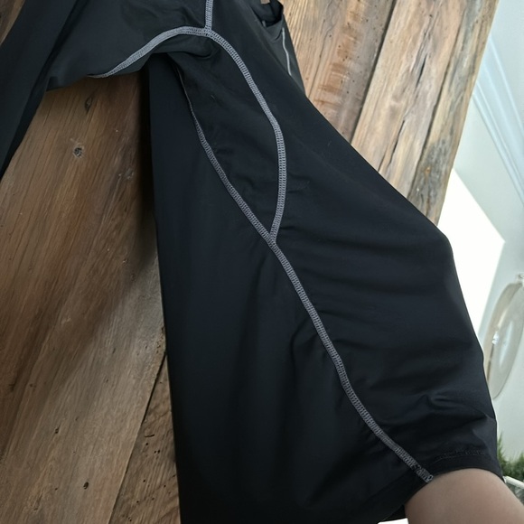 Youth performance baselayer in black - Picture 3 of 3